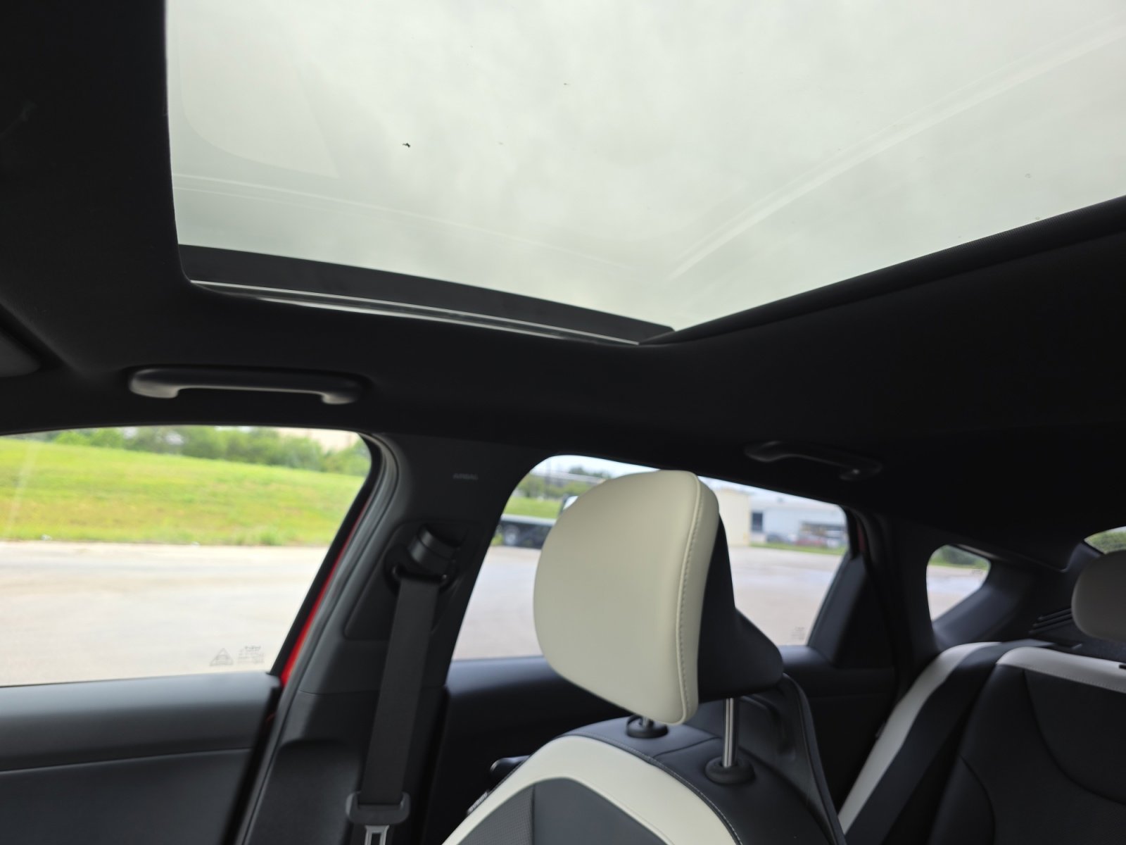 2025 Kia K4 GT-Line - Photo 17