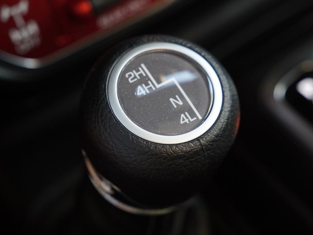 New 2026 Granite Crystal Metallic Clear-Coat Exterior Paint Jeep Willys image 15