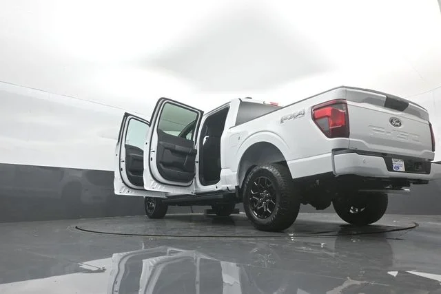 New 2026 Oxford White Ford XLT image 44