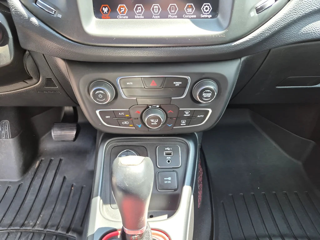 Used 2019 Gray Jeep Trailhawk image 28