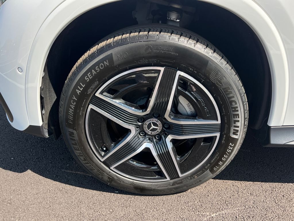 Certified Used 2025  Mercedes-Benz GLC 300 image 29