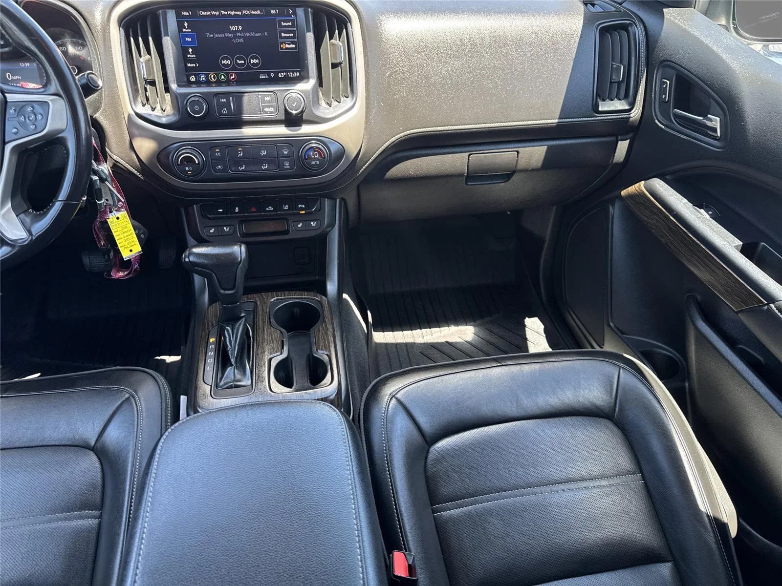 Used 2020 SUMMIT WHITE GMC 4WD Denali image 16