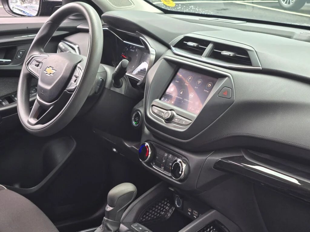 Used 2022 Black Chevrolet LT image 6