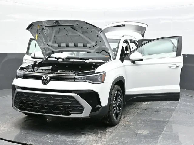 2025 Volkswagen Taos SE - Photo 30