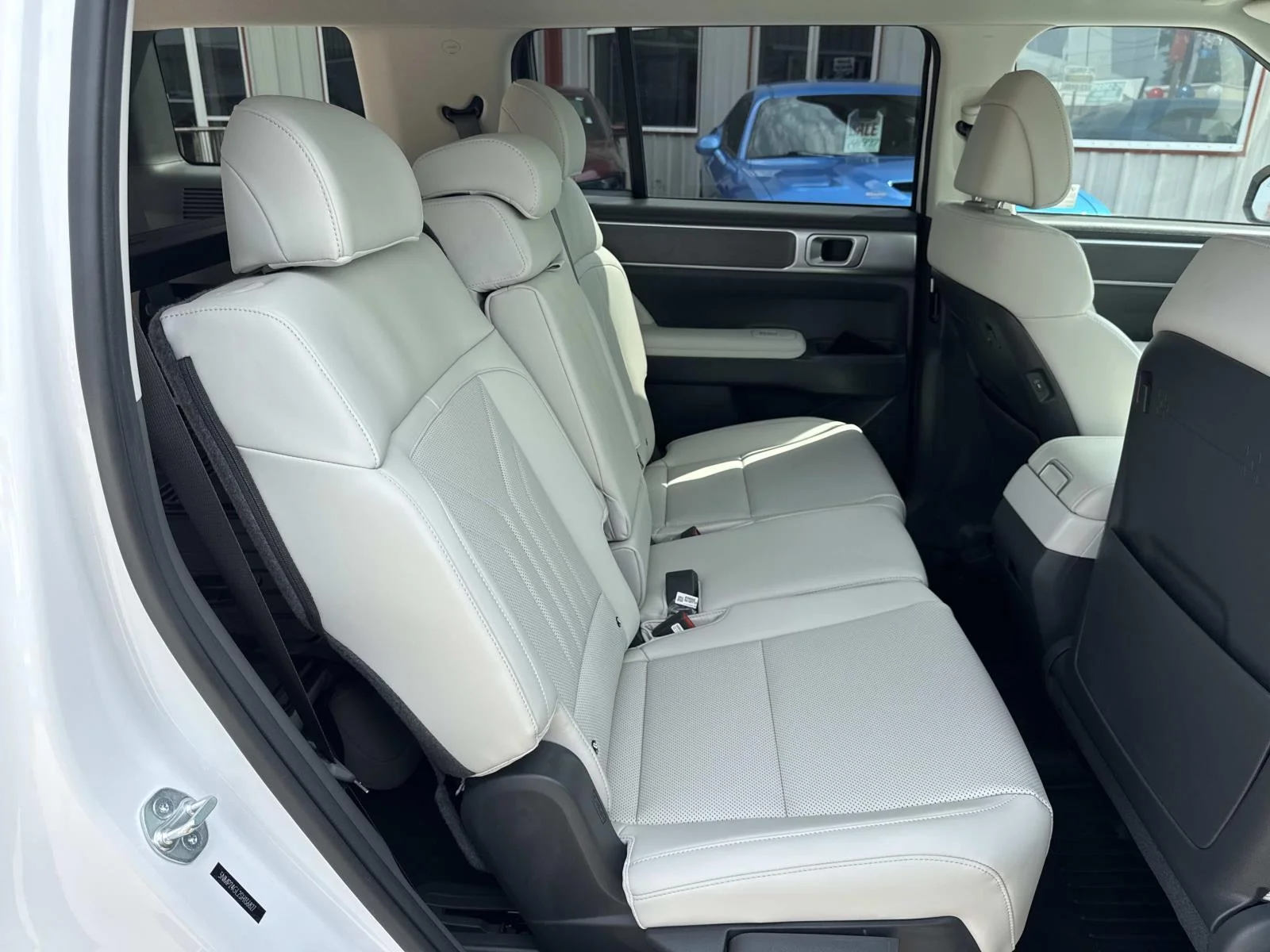 Used 2025 Serenity White Hyundai SEL image 9