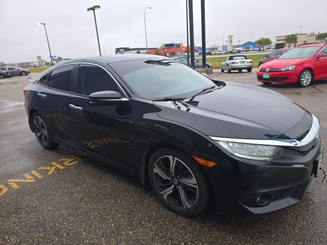 2018 Honda Civic Touring photo 3