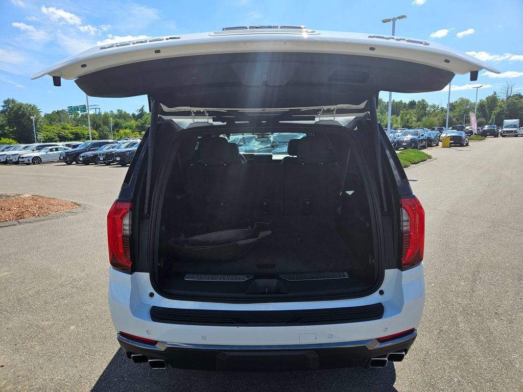2025 GMC Yukon XL AT4 - Photo 18