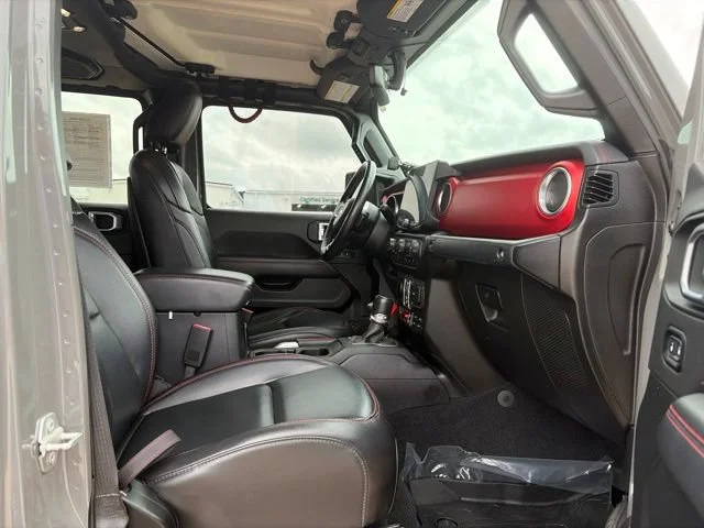 Used 2020  Jeep Rubicon image 47