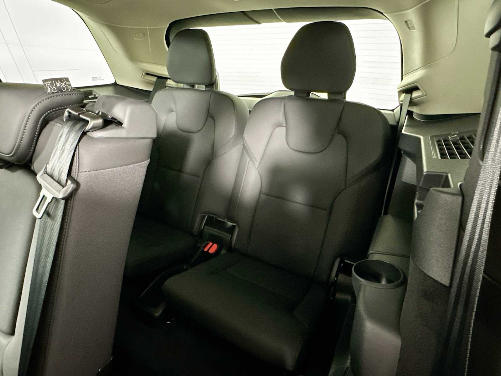 2025 Volvo XC90 Plus - Photo 25