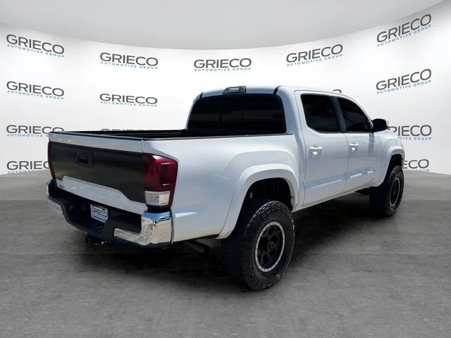 Used 2017 White Toyota SR5 image 7