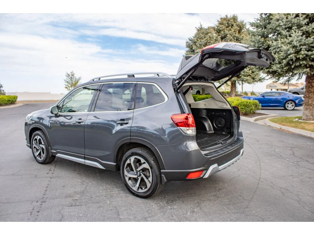 Used 2022 Magnetite Gray Metallic Subaru Touring image 9