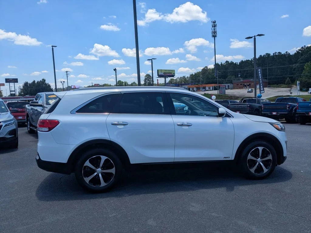 Used 2017 Snow White Pearl Kia EX image 4