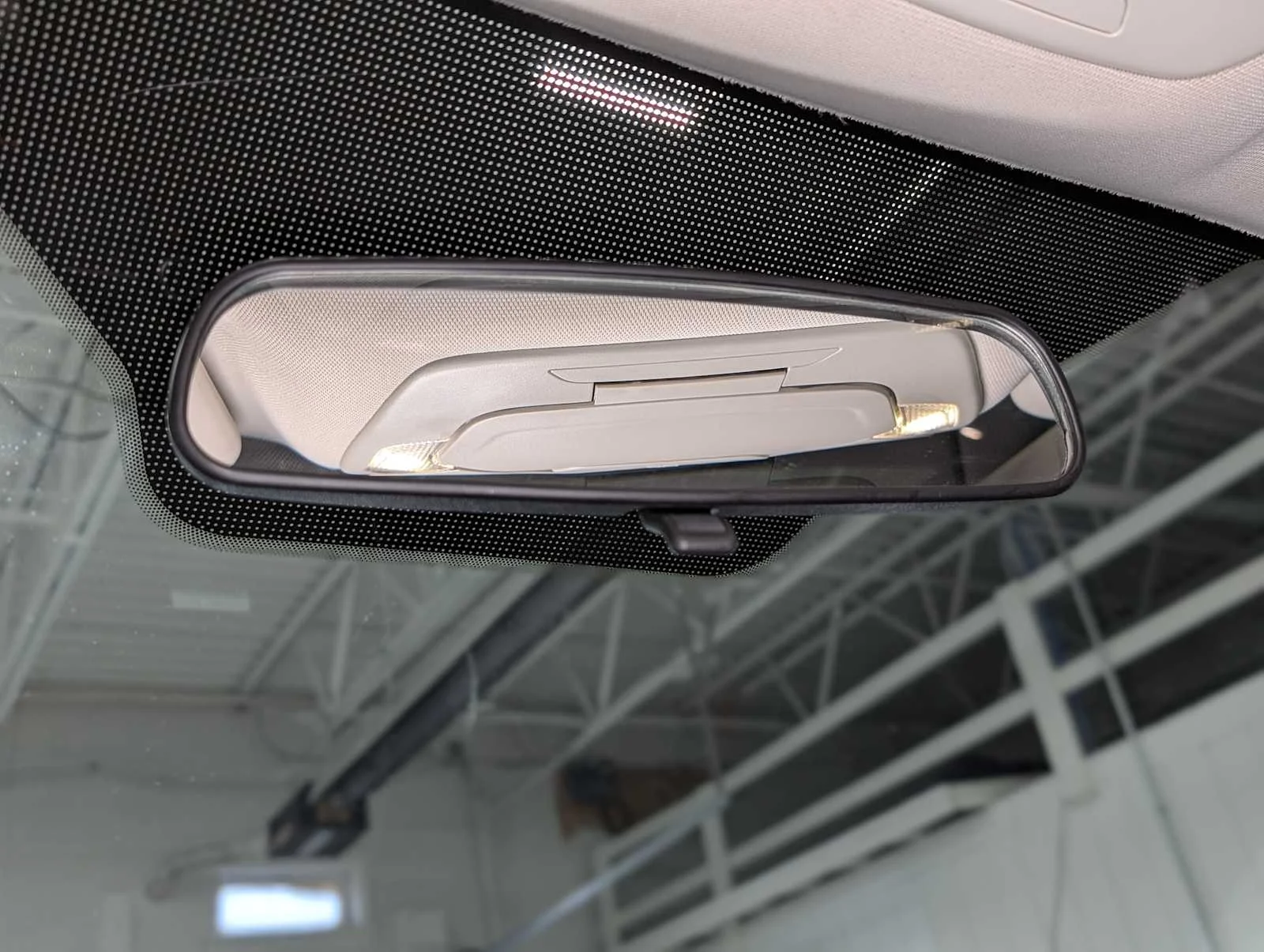 Used 2017 White Platinum Metallic Tri-Coat Ford SE image 33