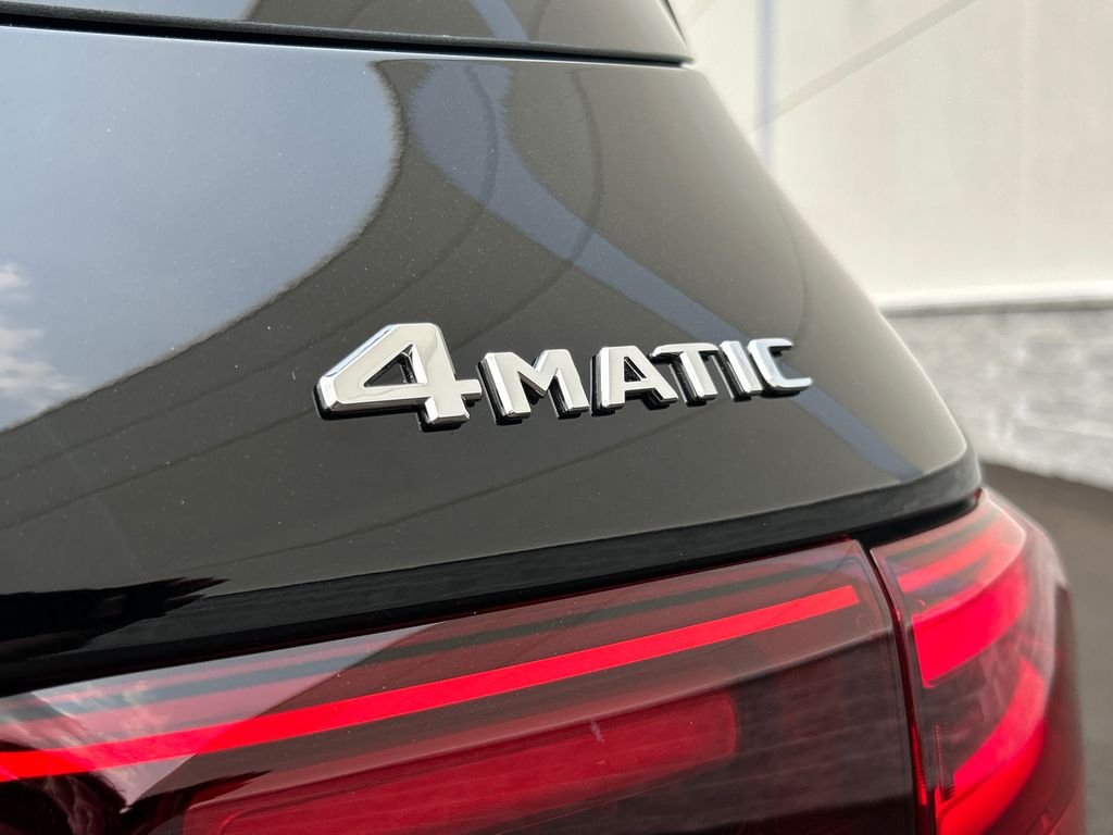 New 2026 Night Black Mercedes-Benz GLB 250 image 32