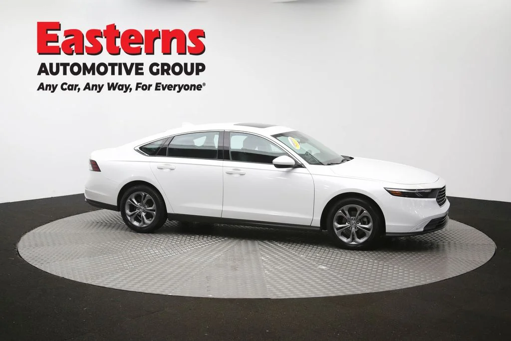 Used 2023 White Honda EX image 49