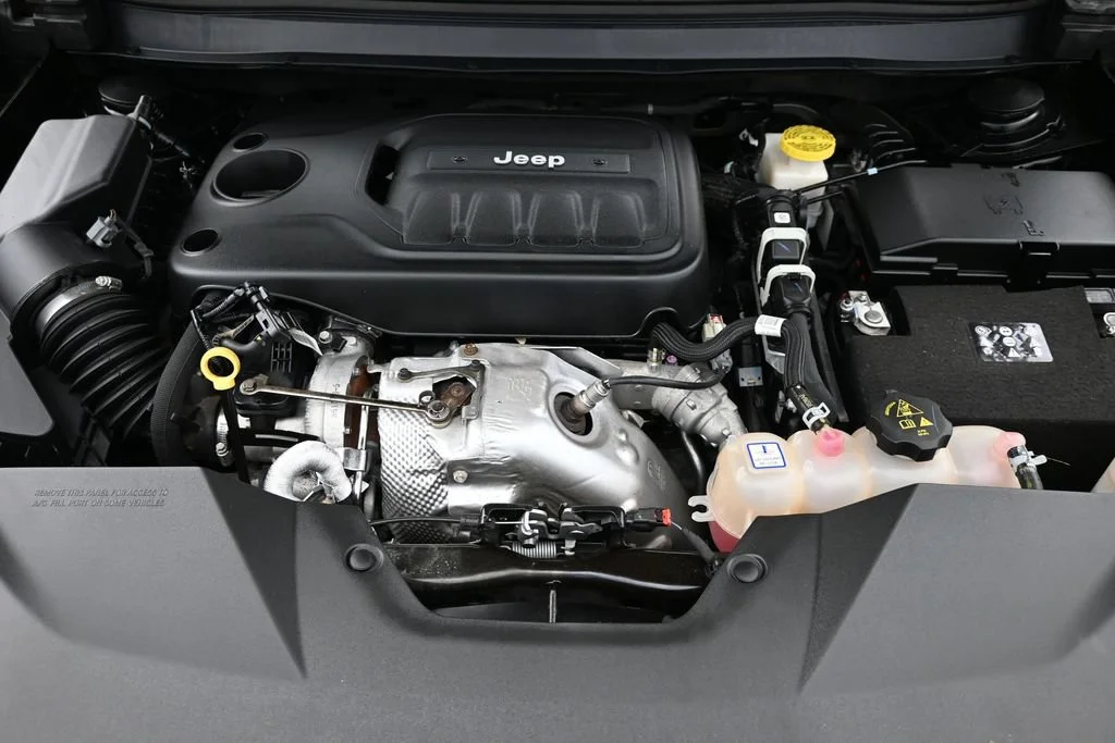 Used 2022 Black Jeep Latitude Lux image 15