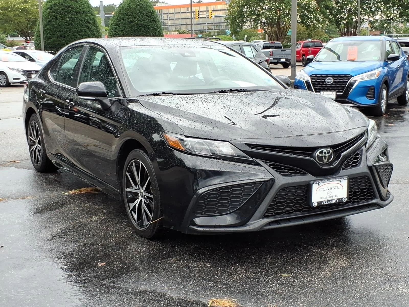 Used 2024 Midnight Black Metallic Toyota SE image 5