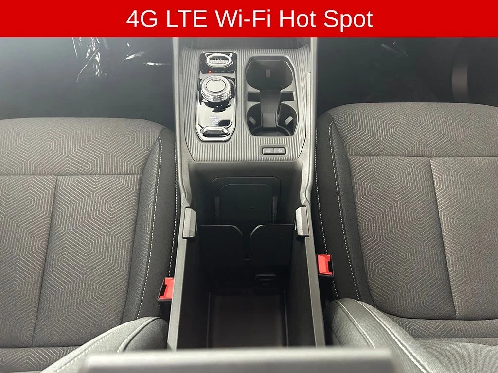 New 2026 Diamond Black Crystal Pearl-Coat Exterior Paint Jeep Laredo image 9