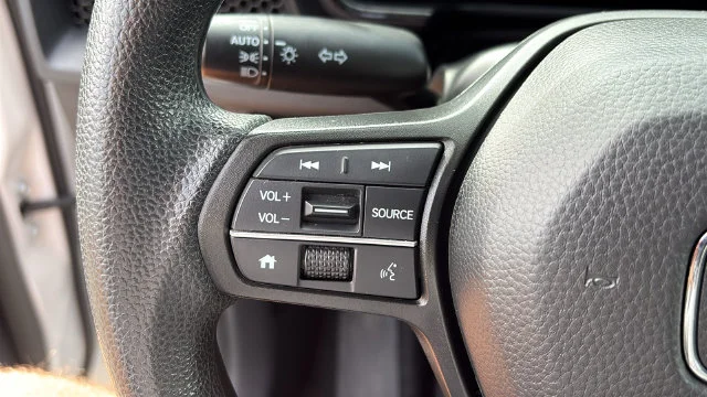 Used 2023 White Honda EX image 14