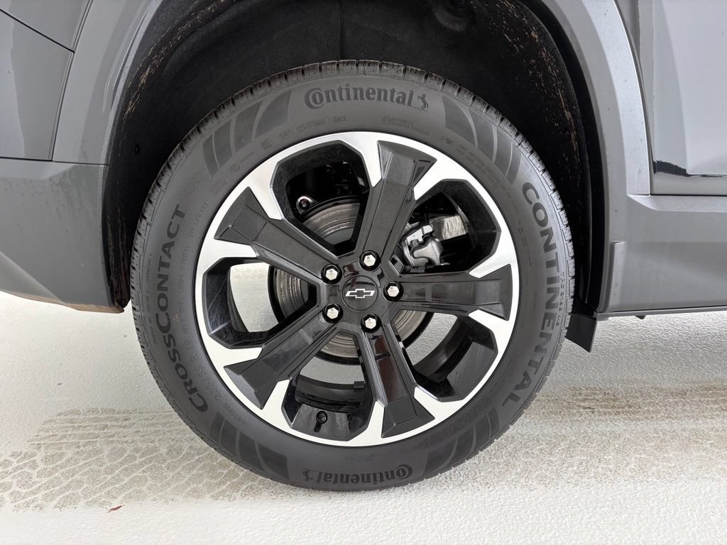 2027 Chevrolet Equinox LT - Photo 22