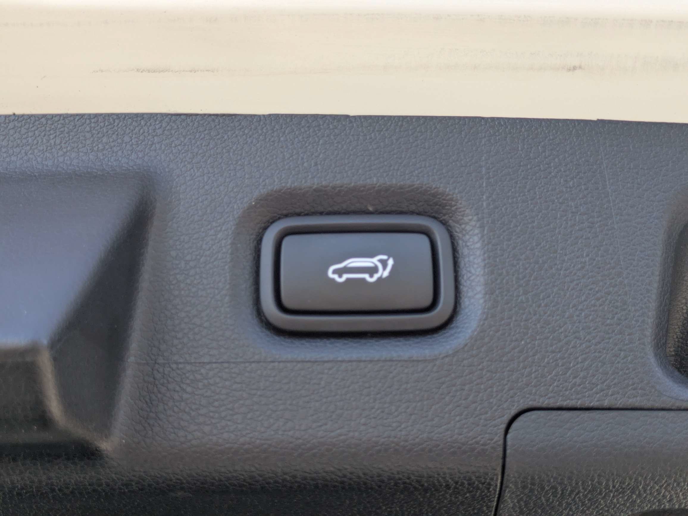 Used 2023 White Hyundai Limited image 10