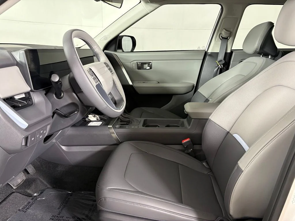 New 2027 Snow White Pearl Kia EX image 21