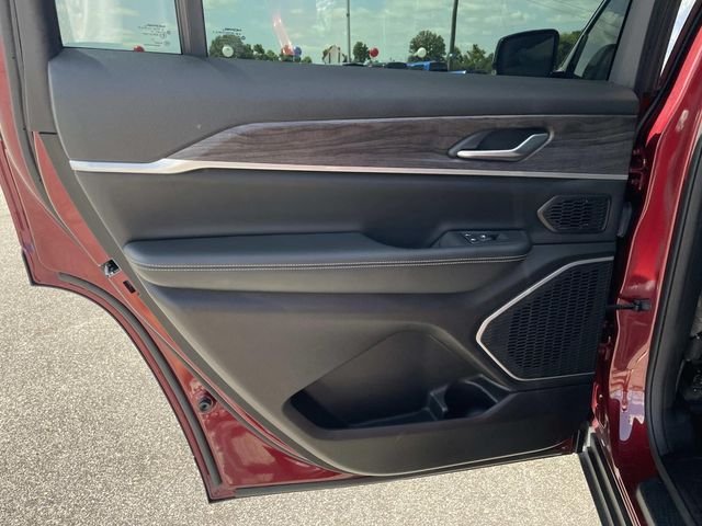 Used 2022 Red Jeep Limited image 11