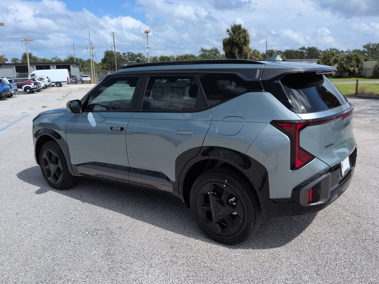 New 2027 Iceberg Green Kia X-Line S image 6