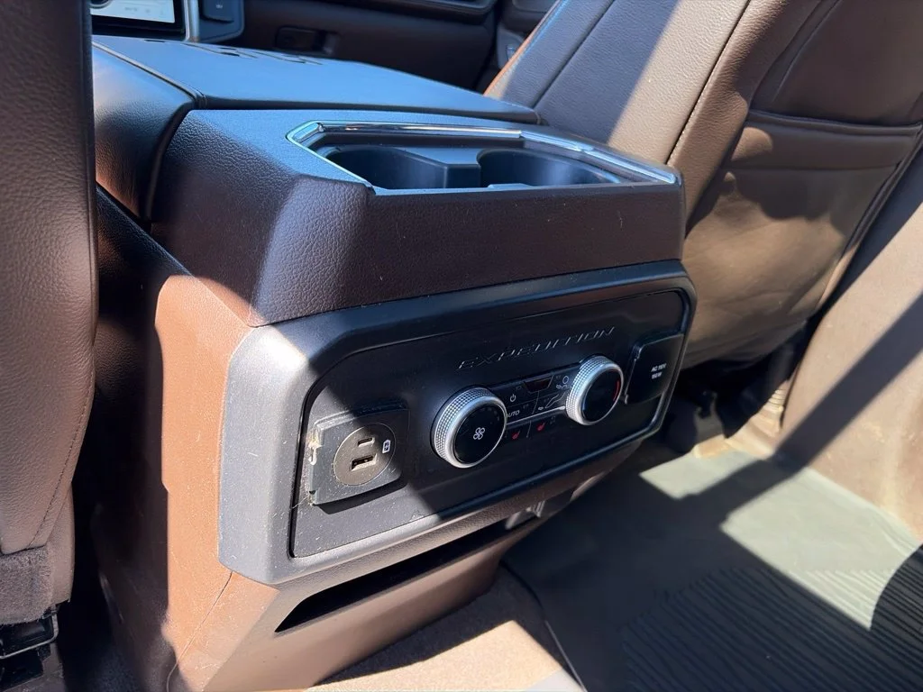 Used 2022 Agate Black Metallic Ford King Ranch image 35