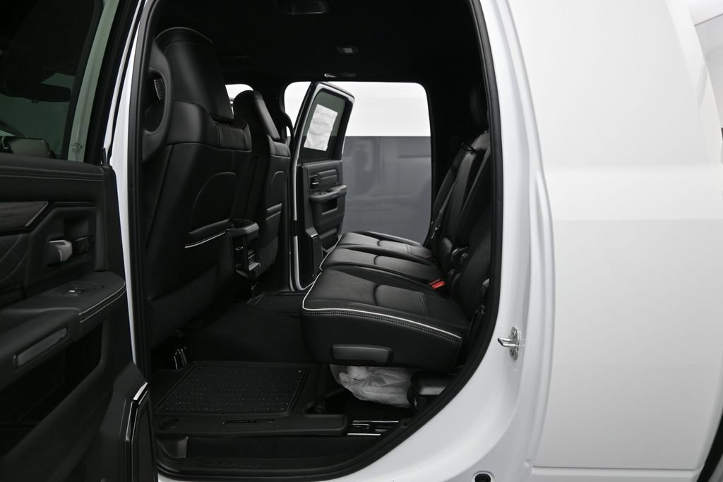 New 2027 Bright White Clear-Coat Exterior Paint RAM Limited image 17
