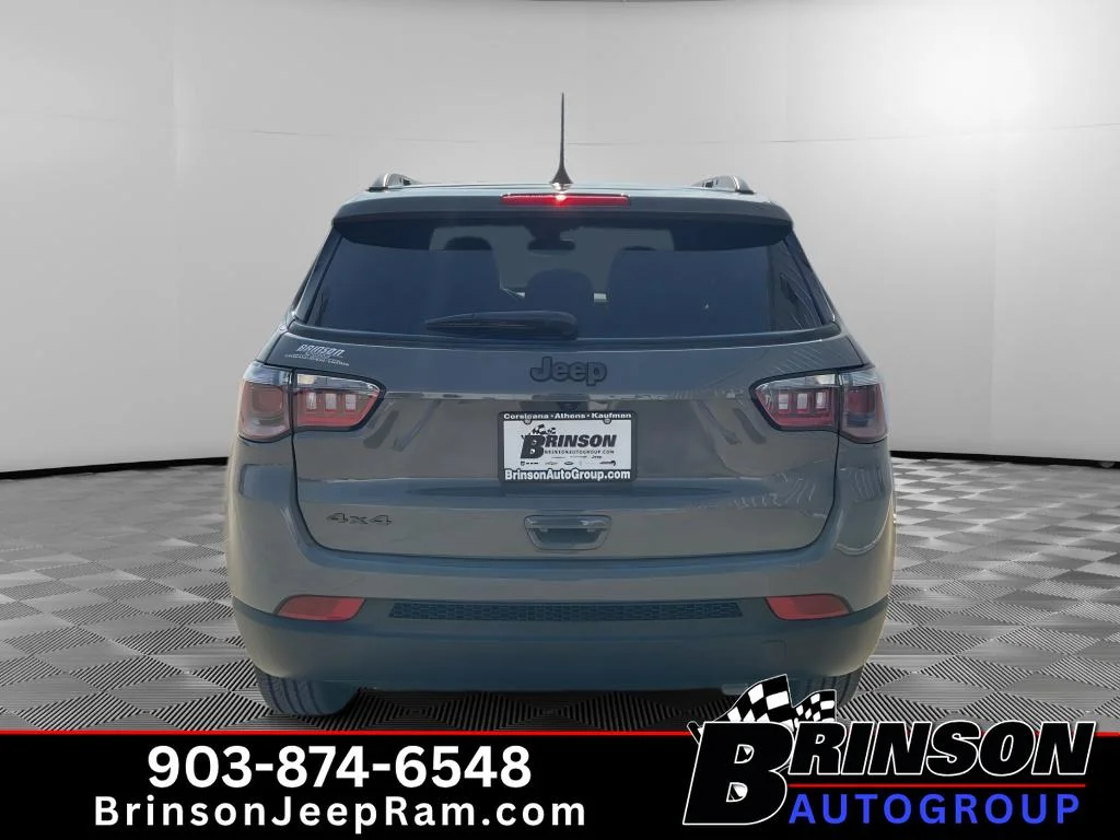 New 2026 Sting-Gray Clearcoat Jeep Latitude Altitude image 4