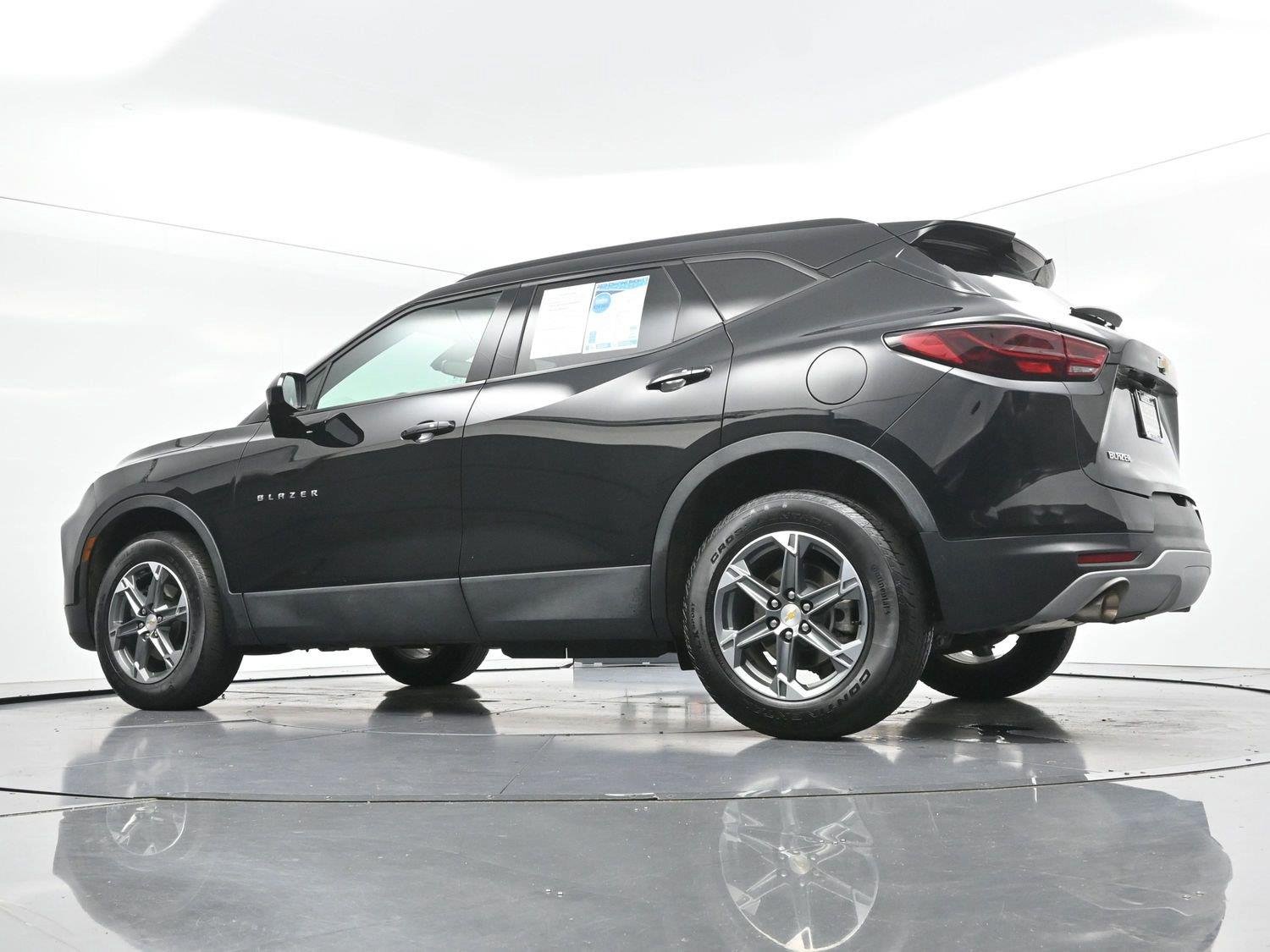 Used 2023 BLACK Chevrolet LT image 51