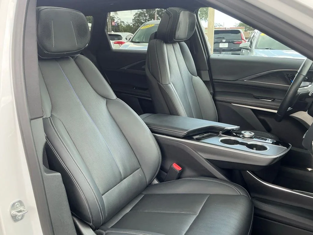 Used 2024 White Cadillac Sport image 19