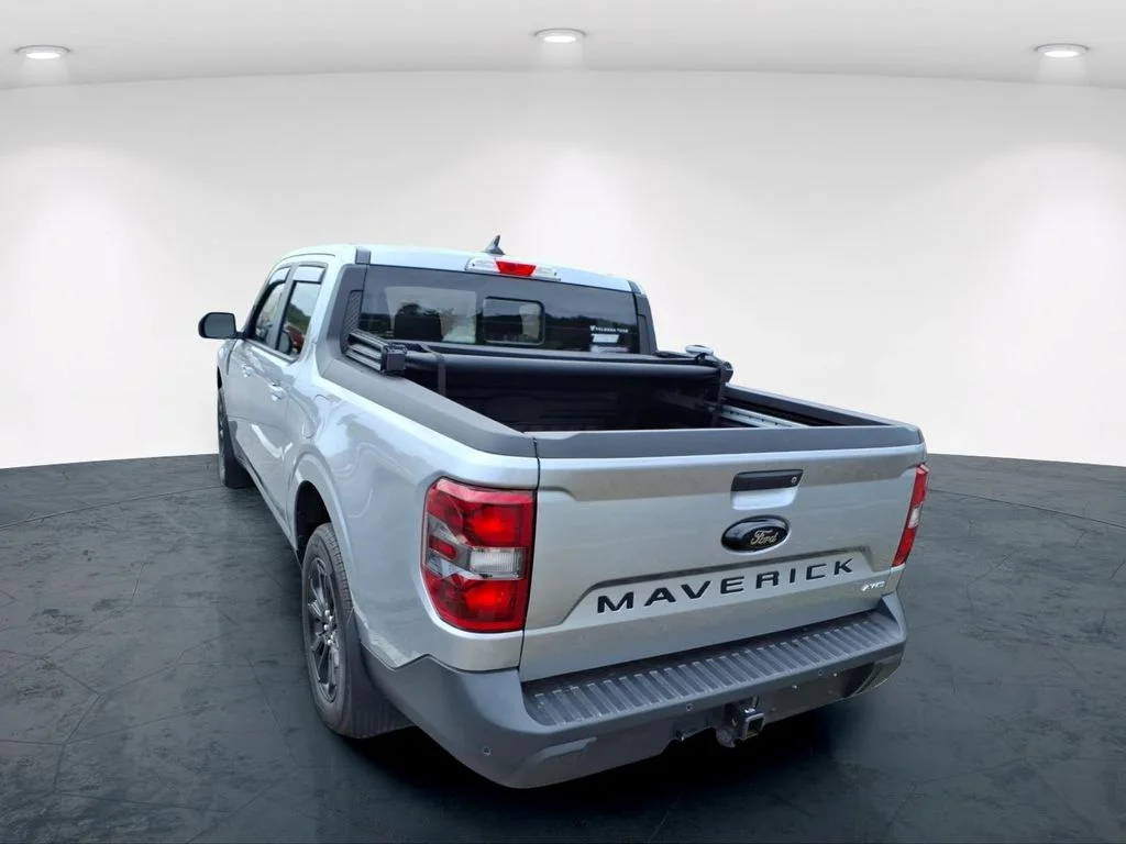 Used 2024 Silver Ford Lariat image 18