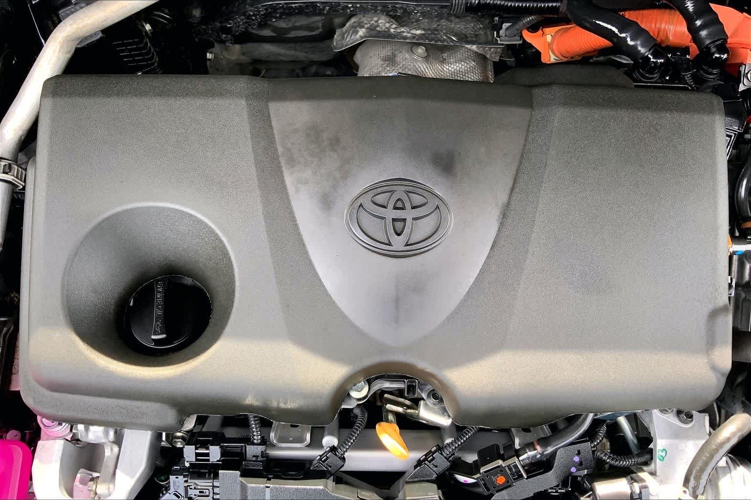 Used 2025 Magnetic Gray Metallic Toyota Hybrid XLE image 62