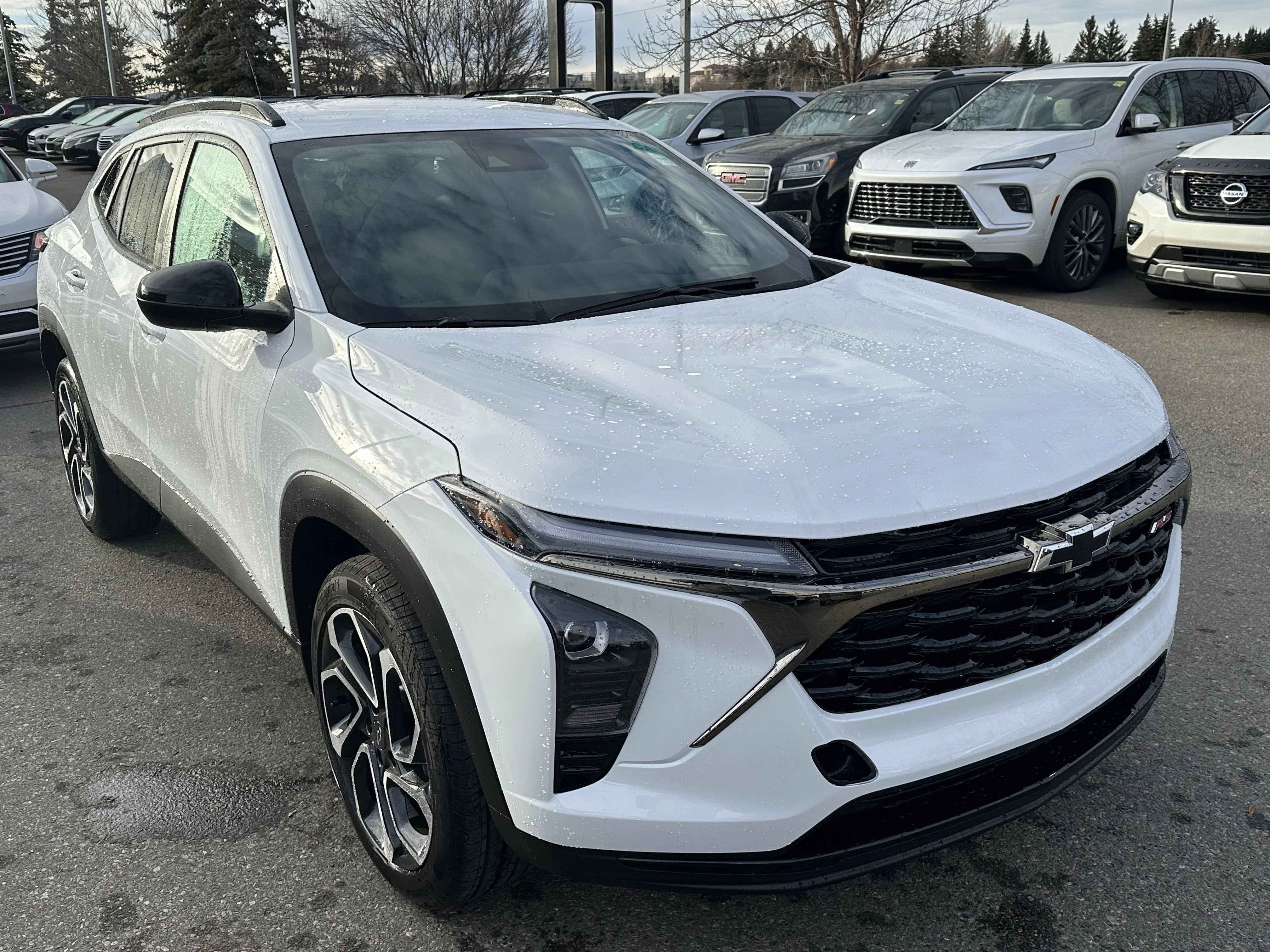 New 2026 Summit White Chevrolet 2RS image 7