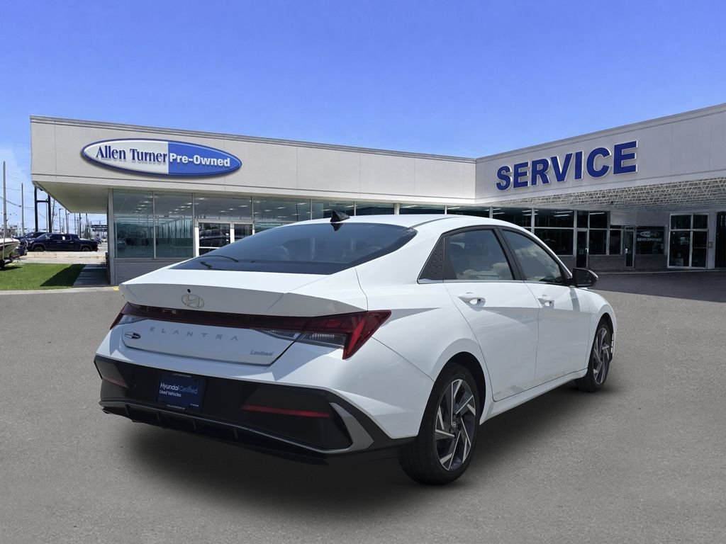 2024 Hyundai Elantra Limited - Photo 9
