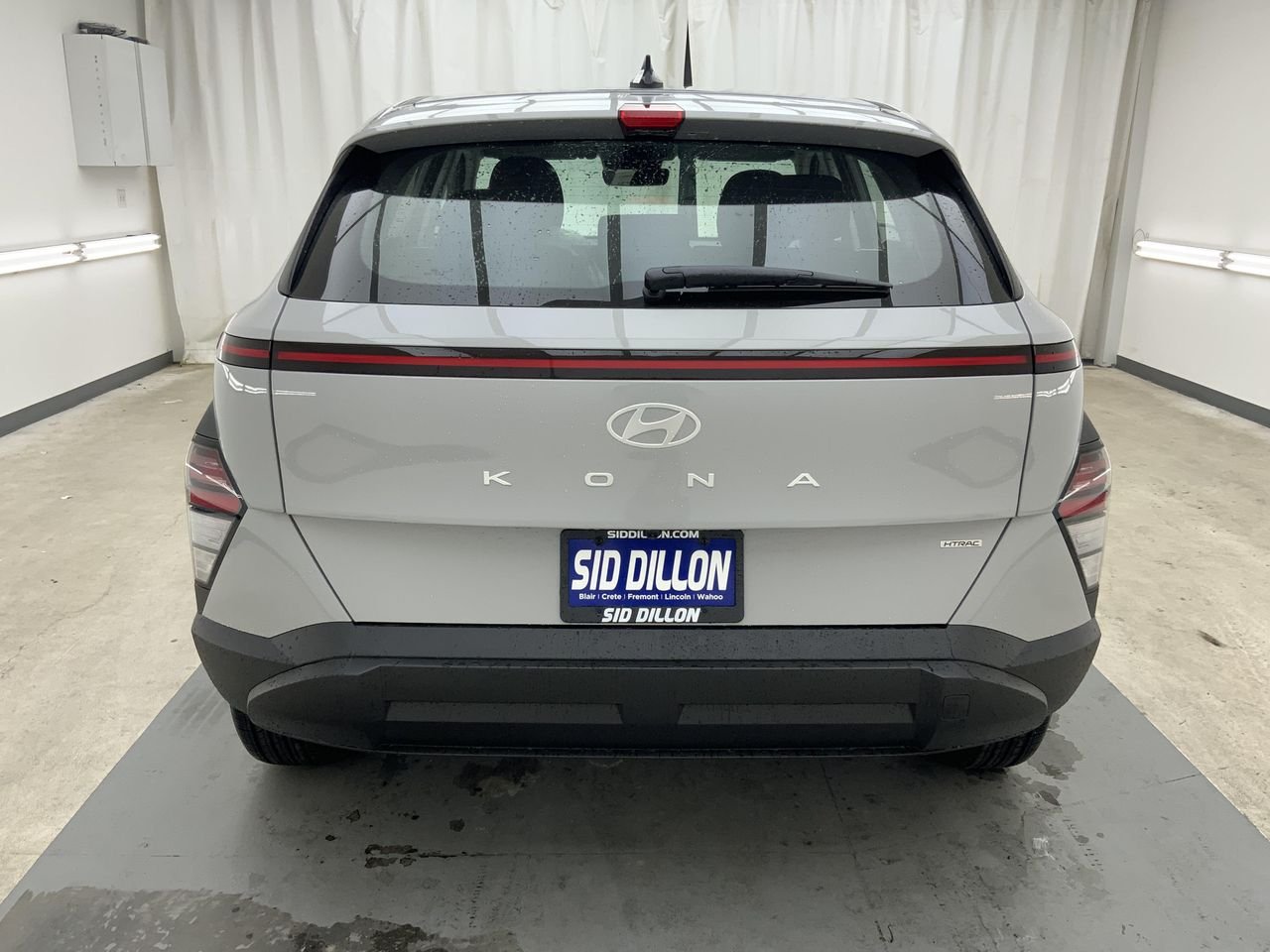 New 2027 Cyber Gray Metallic Hyundai SE AWD image 4
