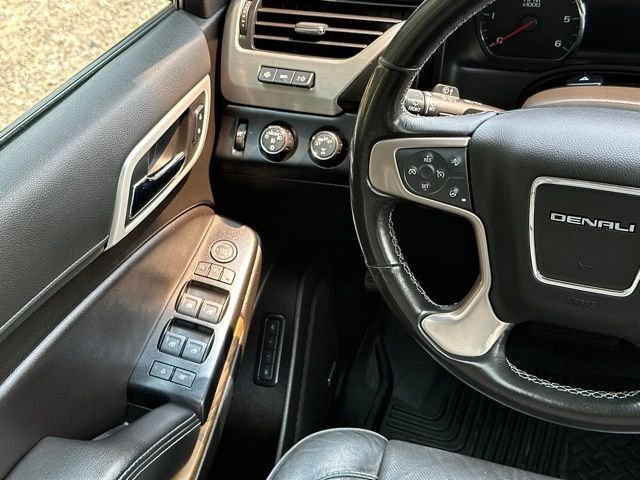 2020 GMC Yukon Denali - Photo 32