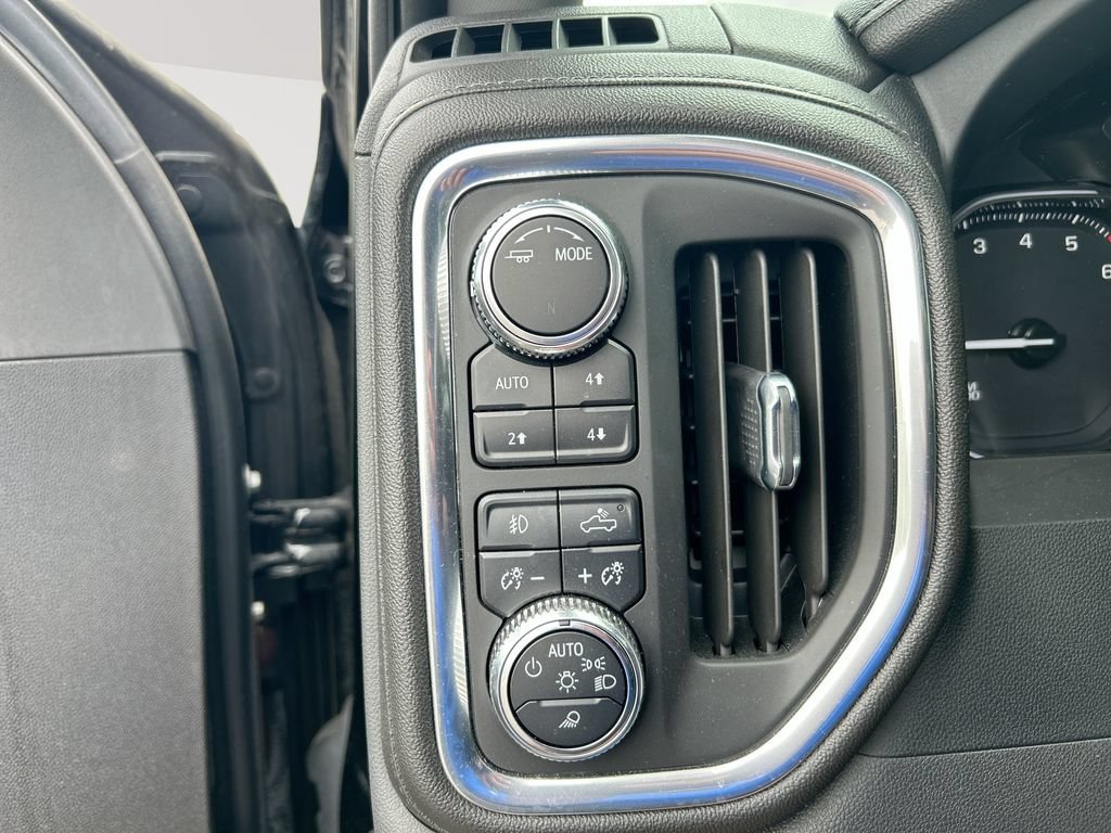 Used 2022 ONYX BLACK GMC SLT image 21