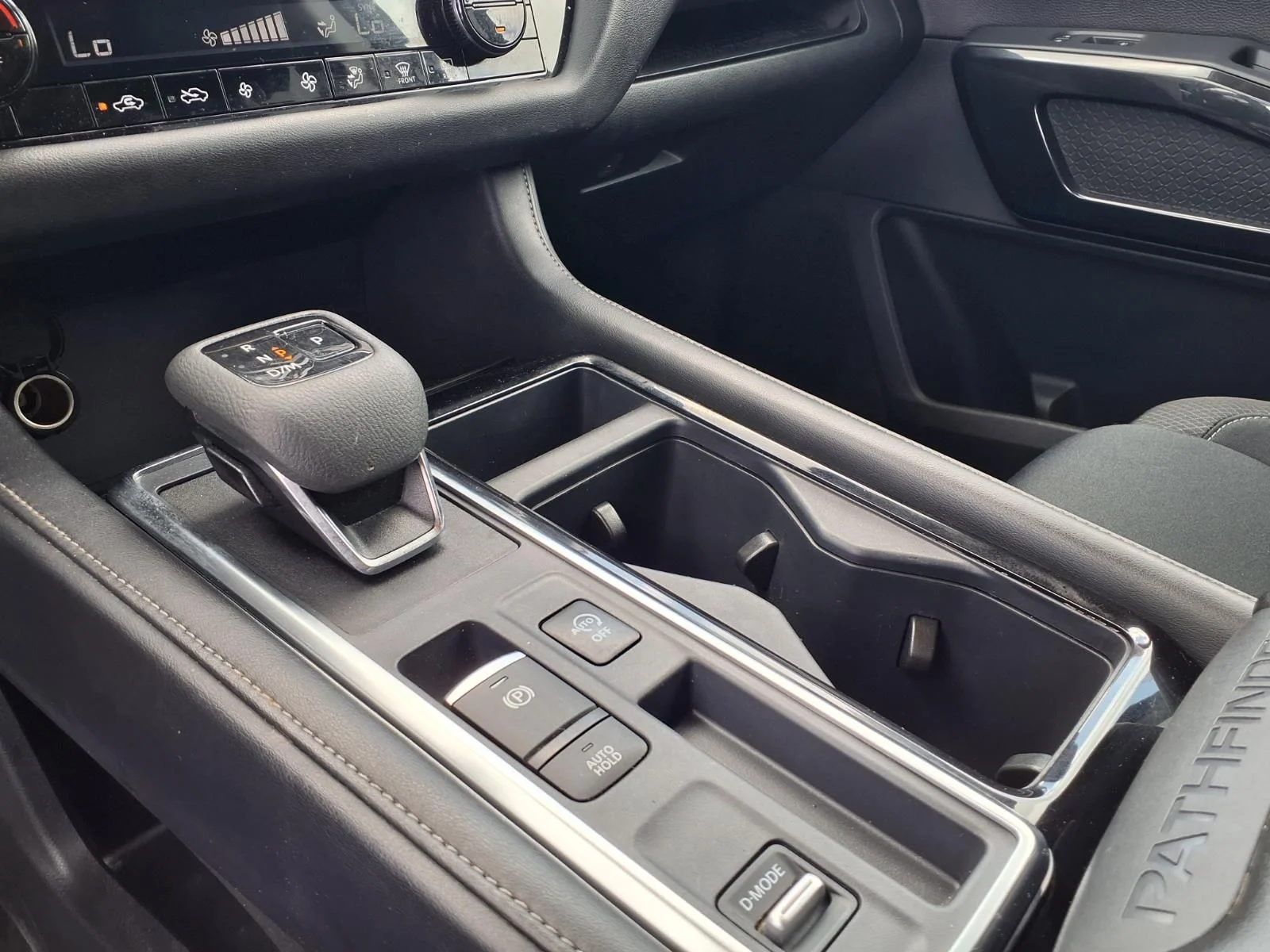 Used 2024 Silver Nissan SV image 18