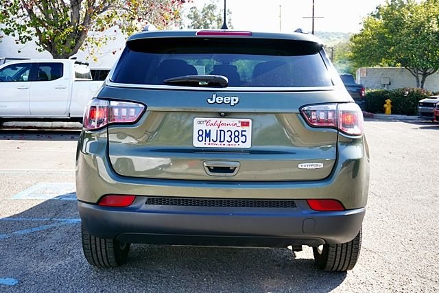 Used 2018 Green Jeep Latitude image 8