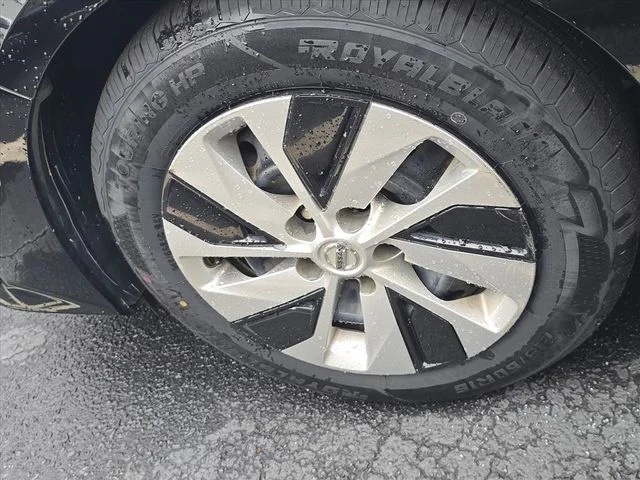 Used 2020 Black Nissan 2.5 S image 21