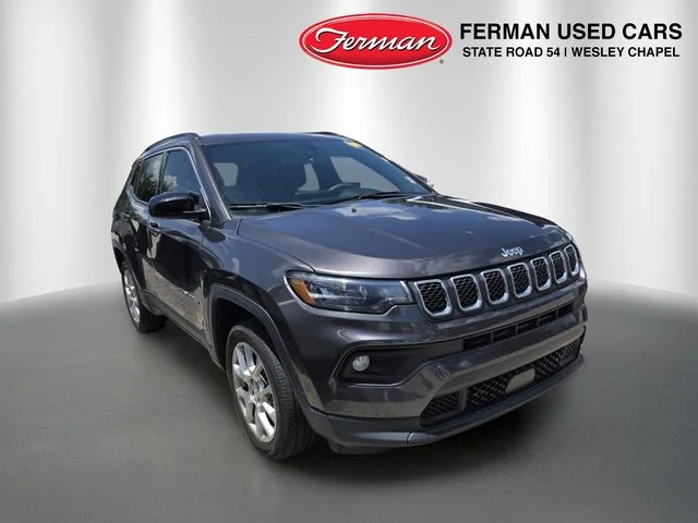 2023 Jeep Compass Latitude Lux 4X4's photo