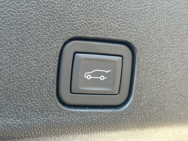 2026 GMC Acadia Denali Ultimate - Photo 13