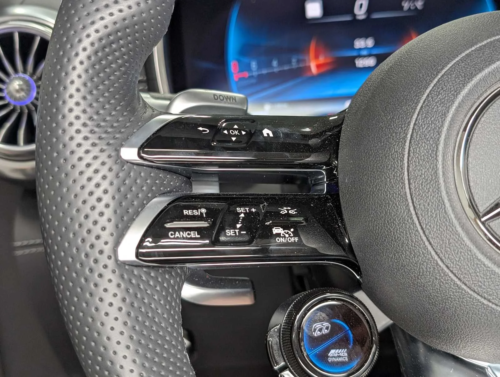Used 2022 Obsidian Black Metallic Mercedes-Benz AMG® SL 63 image 38