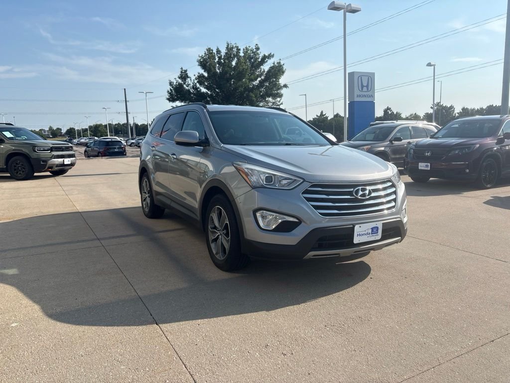 Used 2016 Iron Frost Hyundai SE image 3