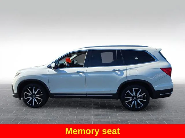 Used 2019 White Honda Touring image 5