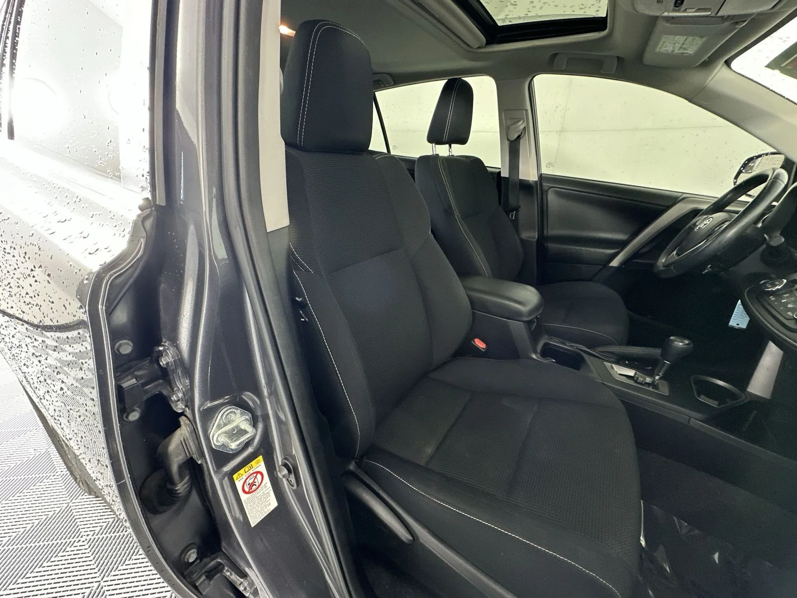 Used 2016 Gray Toyota XLE image 27