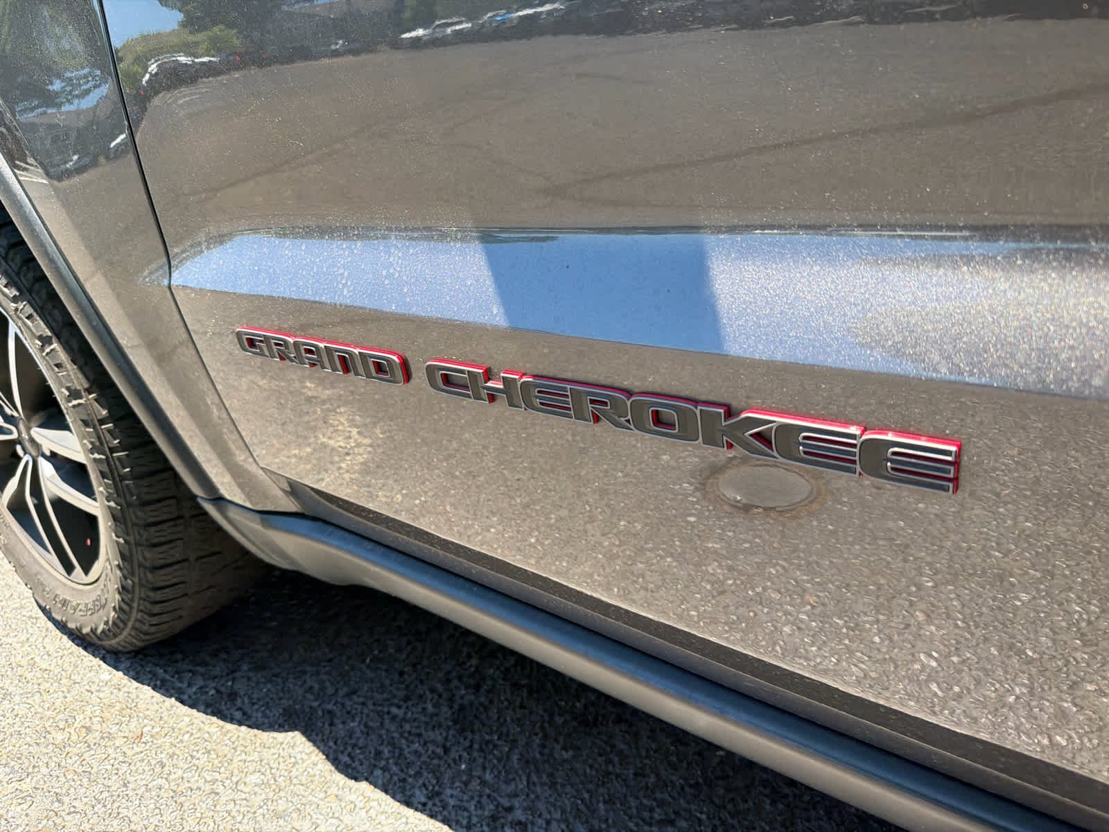 Used 2020 Granite Crystal Metallic Clearcoat Jeep Trailhawk image 11